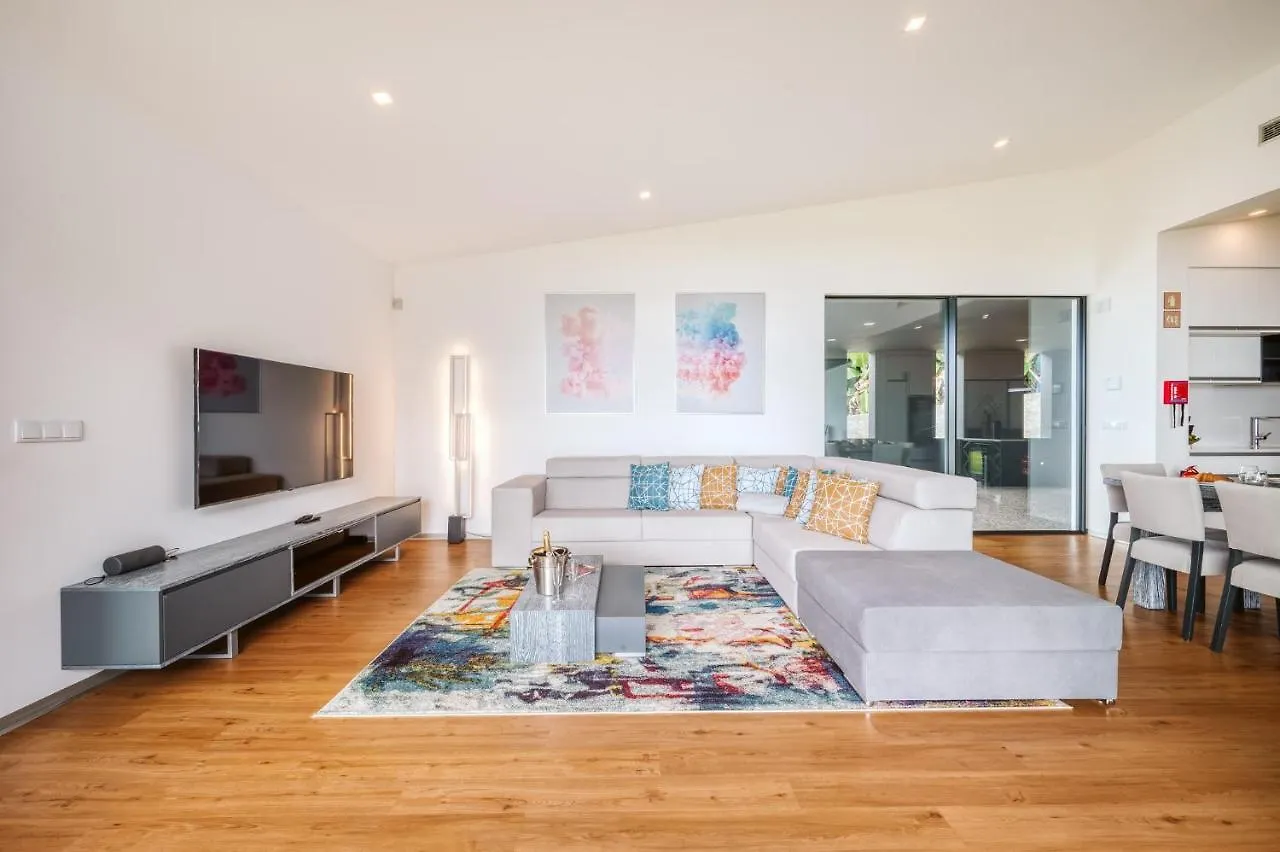 Vila Aguarelas With Pool By Stay Madeira Island Арку-да-Кальета Португалия