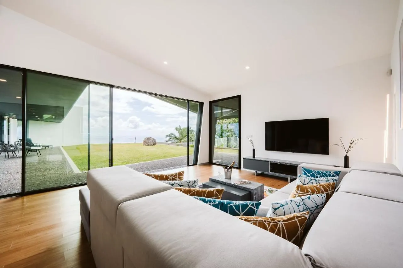 Vila Aguarelas With Pool By Stay Madeira Island Арку-да-Кальета 0*,  Португалия