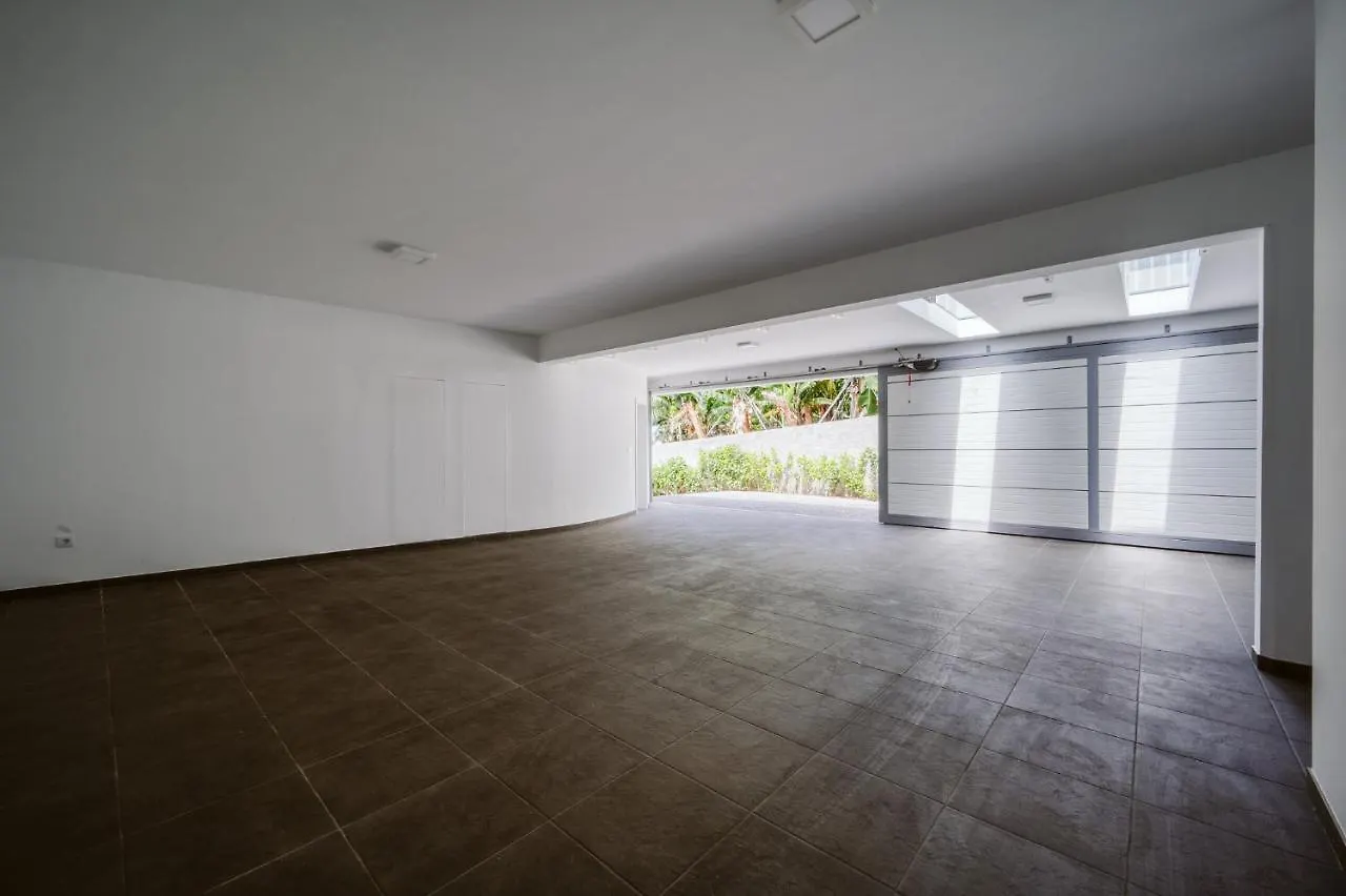 Вилла Vila Aguarelas With Pool By Stay Madeira Island Арку-да-Кальета Португалия