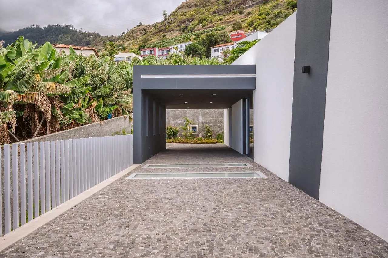 Vila Aguarelas With Pool By Stay Madeira Island Arco da Calheta  Villa Arco da Calheta (Madeira)