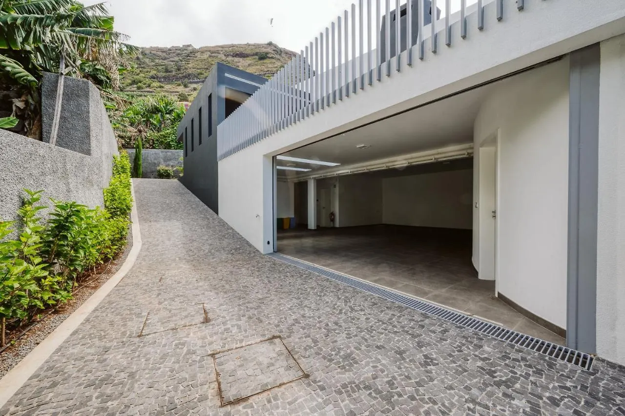 Vila Aguarelas With Pool By Stay Madeira Island Арку-да-Кальета 0*,