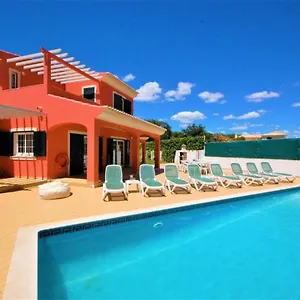 https://villa-mikael-free-wi-fi-aircon-private-pool.hotelaalgarve.com